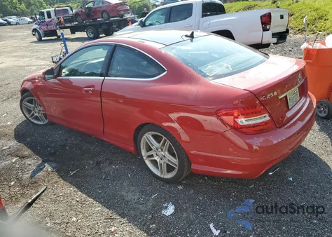 2015 Mercedes-Benz C 250 from USA, damaged, VIN WDDGJ4HB6FG409604